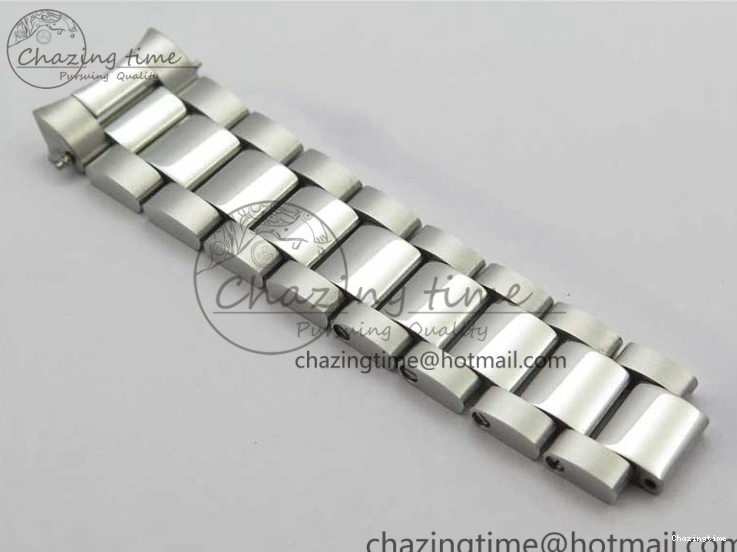 0121 Aqua Terra 150M 34mm Ladies SS VSF 1:1 Best Edition White Wave Dial RG Markers on SS Bracelet A WellDesigned 7928